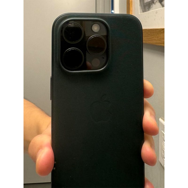 قاب مگ سیف دار اپل مدل FineWoven مناسب iPhone Pro