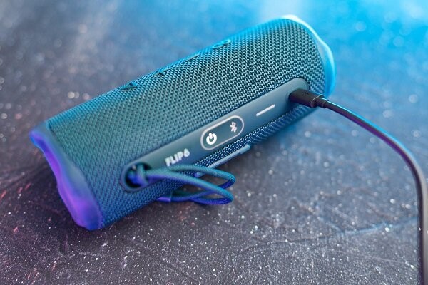 دلایل شارژ نشدن اسپیکر