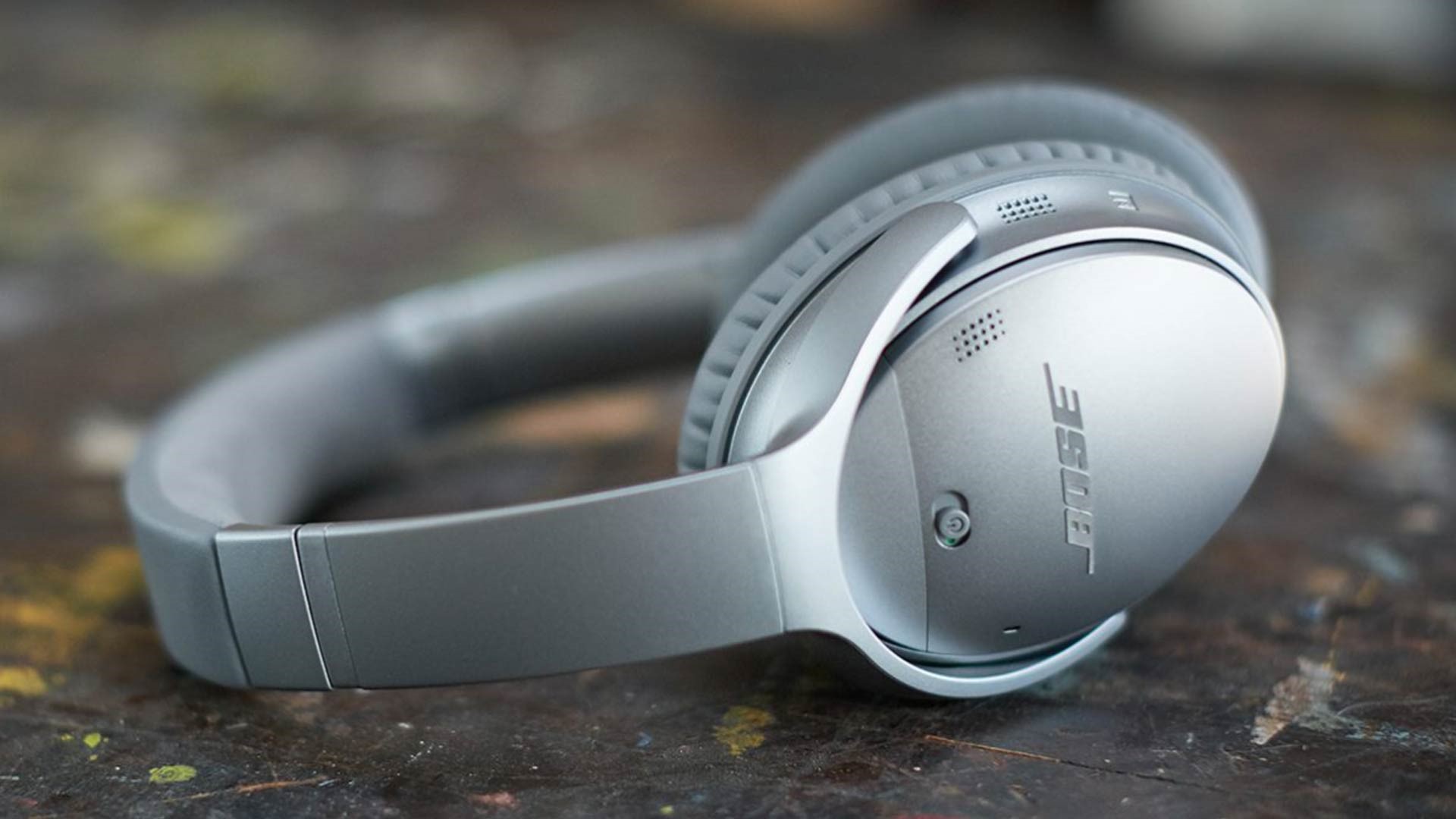 مقایسه هندزفری QuietComfort Ultra و JBL Tour Pro 2