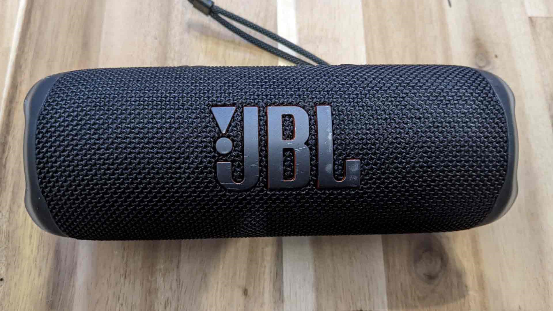 مقایسه اسپیکر JBL Flip 7 با انکر Motion X600