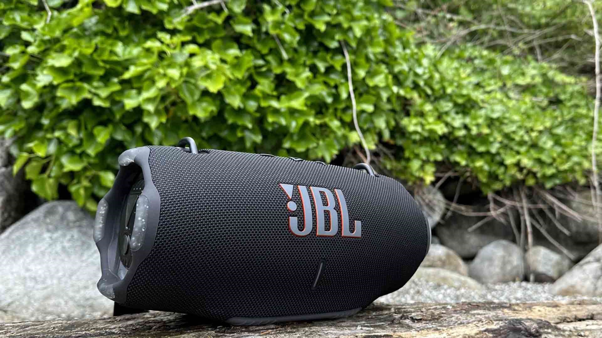 مقایسه اسپیکر جی بی ال Charge 6 با Xtreme 4