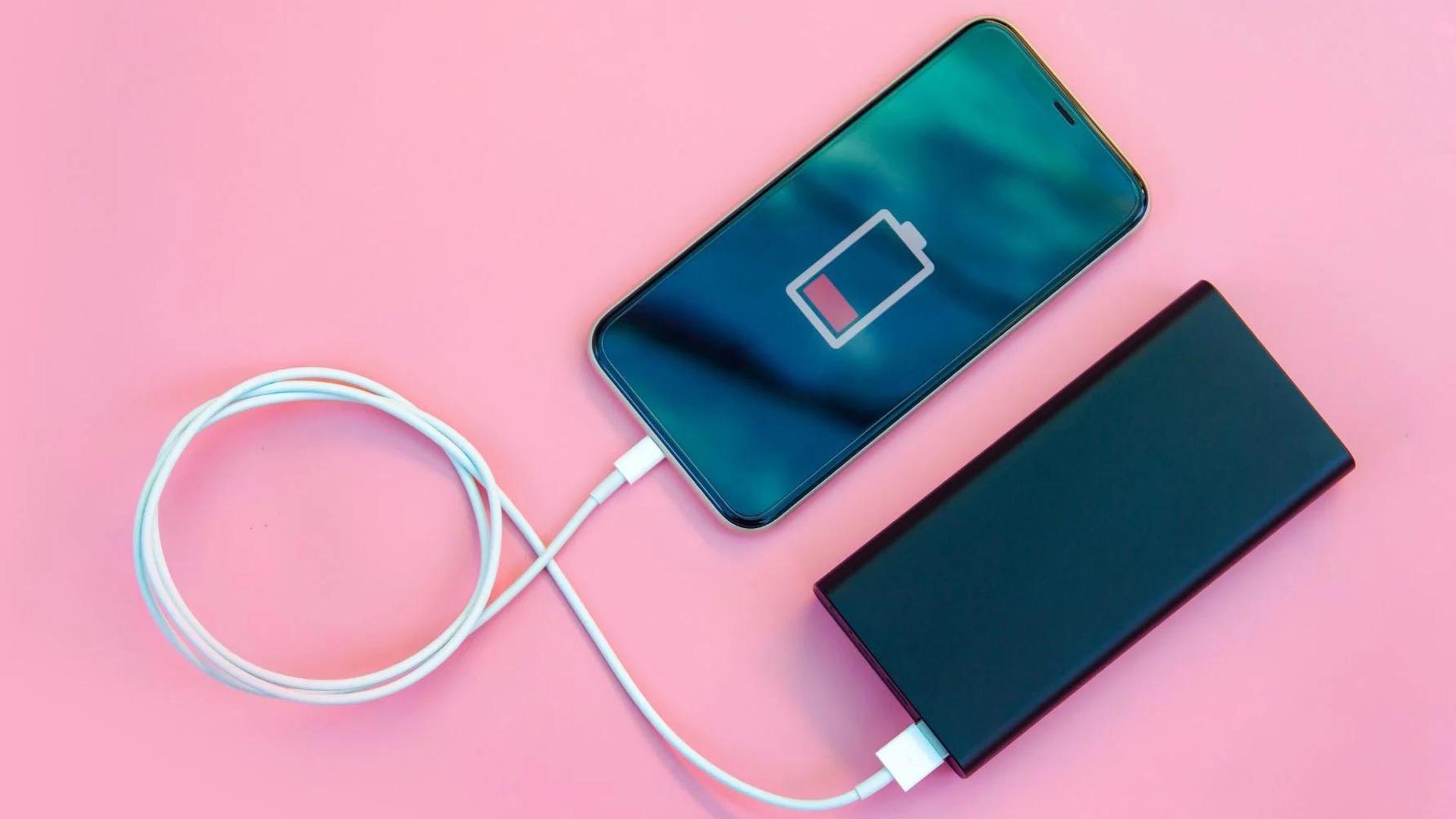 با پاور بانک باد کرده چه کنیم؟