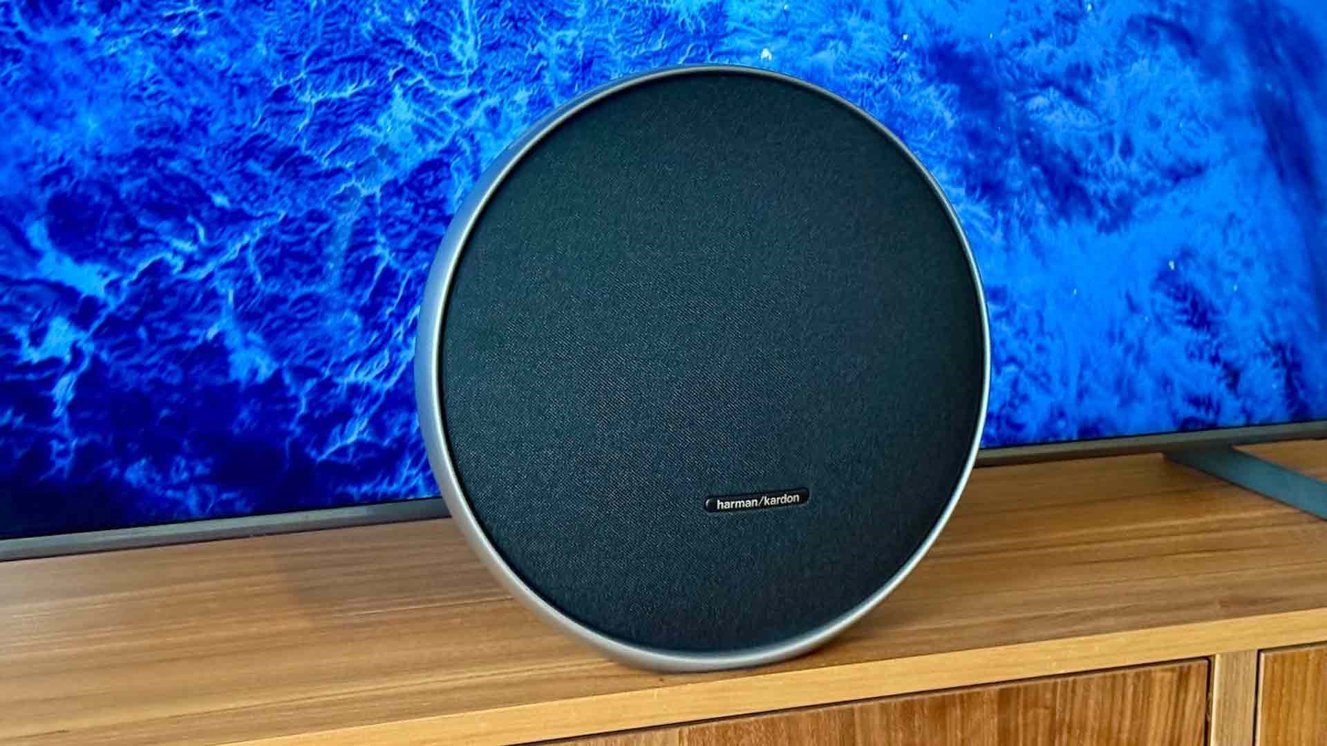 مقایسه اسپیکر هارمن کاردن Aura Studio 4 با Onyx Studio 9