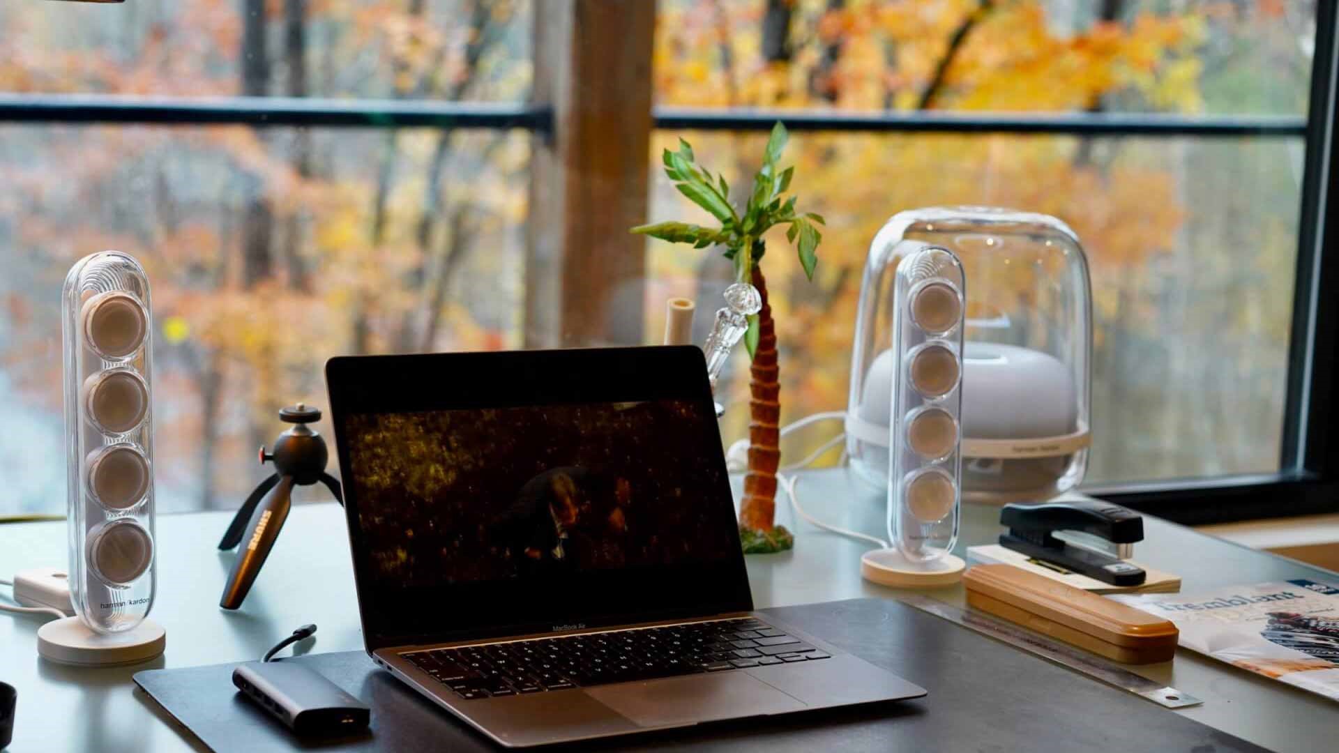 مقایسه اسپیکر هارمن کاردن SoundSticks 4 با ادیفایر R1010BT